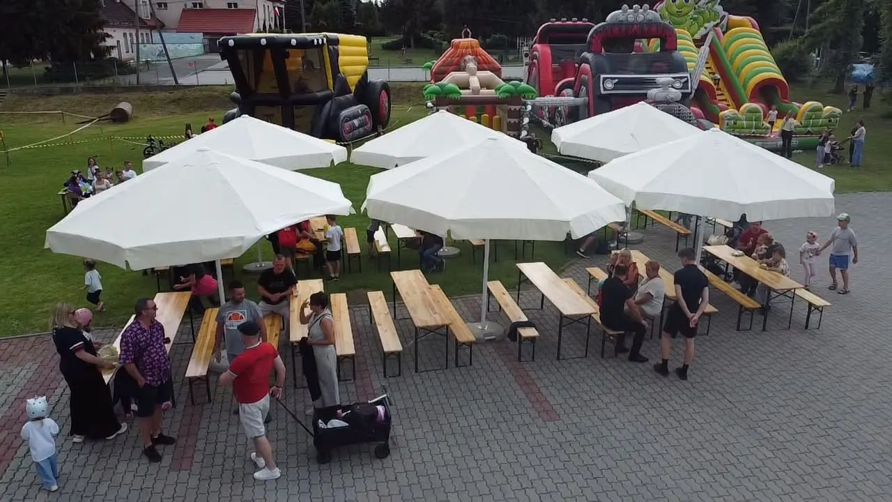 Strefa mebli eventowych z lotu ptaka